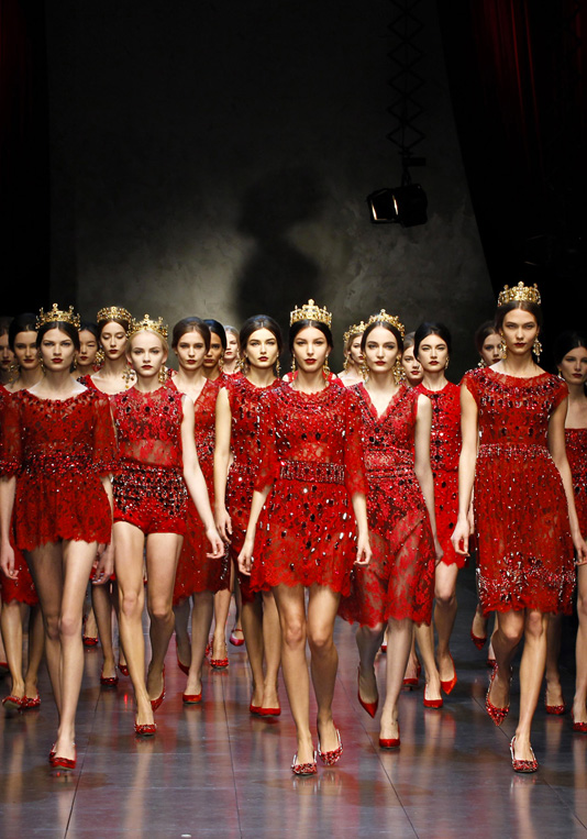 dolce-and-gabbana-fw-2014-women-fashion-show-runway-76.jpg