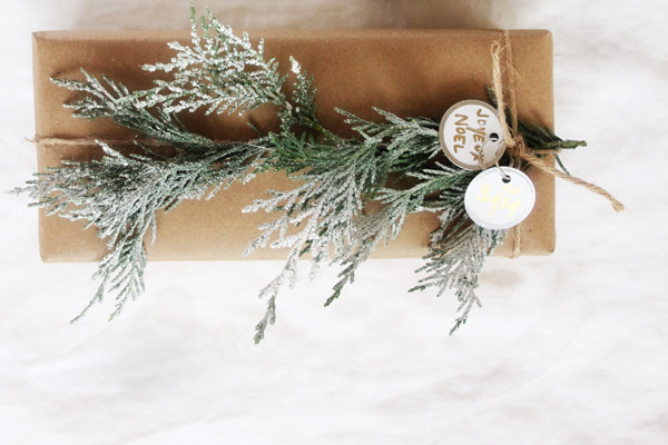 diy_mini_garland_gift_wrap_hero_alt.jpg