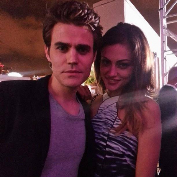 56114.phoebe-tonkin-paul-wesley.w.jpg