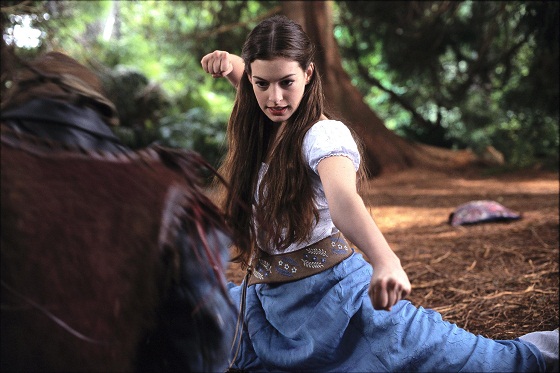 still-of-anne-hathaway-in-ella-enchanted-(2004)-large-picture.jpg