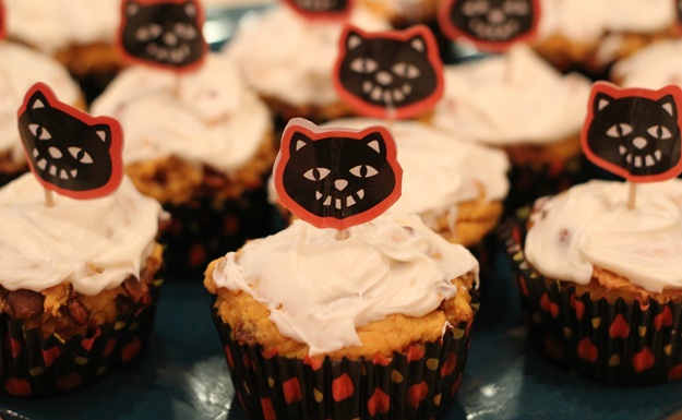 Halloween-Pumpkin-Cinnamon-Cupcakes.jpg