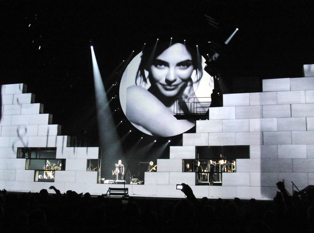 roger_waters_wall_turnefoto_2010_2.jpg