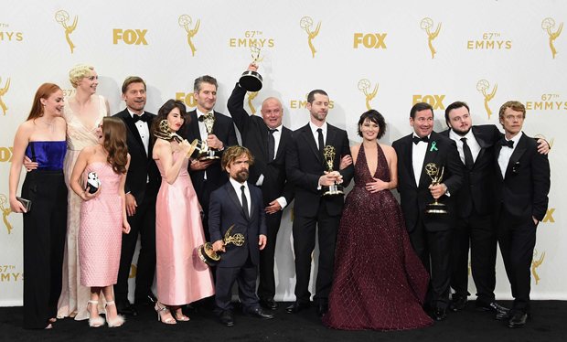 game_of_thrones_breaks_record_with_multiple_wins_at_emmy_awards_2015.jpg