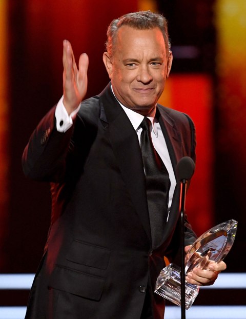 peoples-choice-awards-winners-speeches-2017-tom-hanks-8.jpg