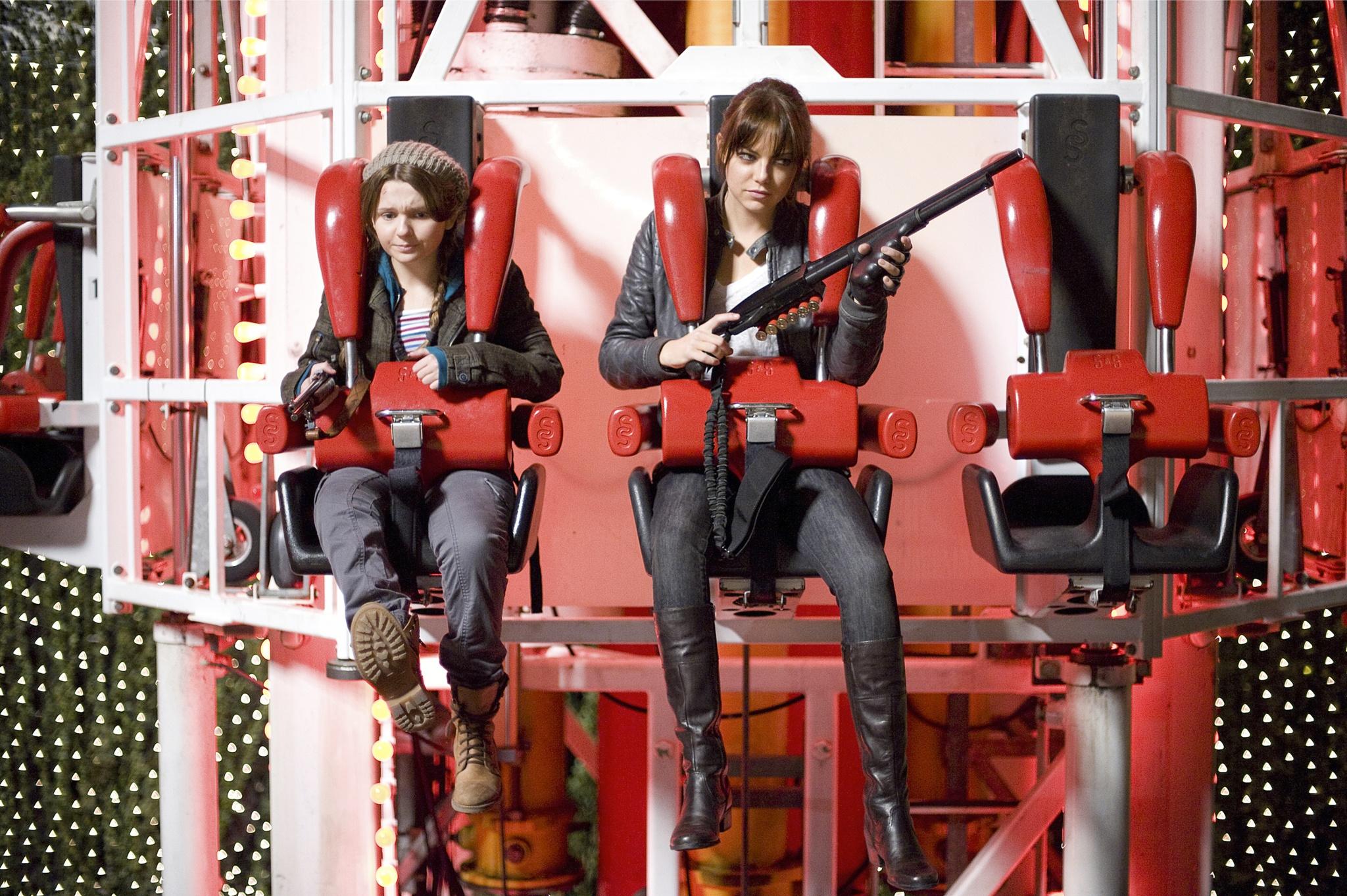 still-of-abigail-breslin-and-emma-stone-in-zombieland-large-picture.jpg