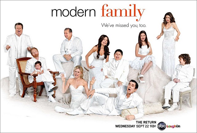 modern-family-season-2-poster.jpg