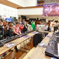 „Tenni kell azért, hogy bejöjjenek”