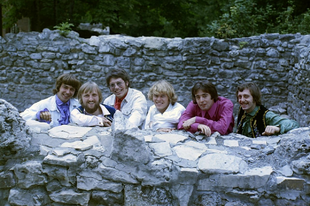 Miről írták a novellákat?