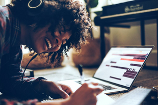 Ír-kanadai dalszerző program