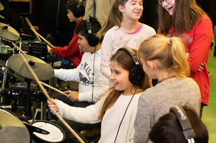 Folytatódhat a Hangszert a kézbe