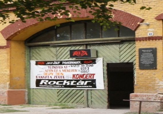 220331-rocktar.jpg