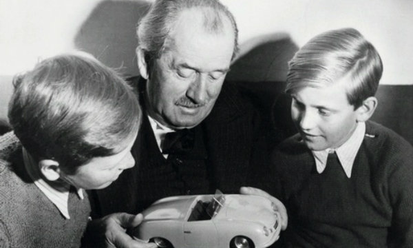 porsche_csalad.jpg
