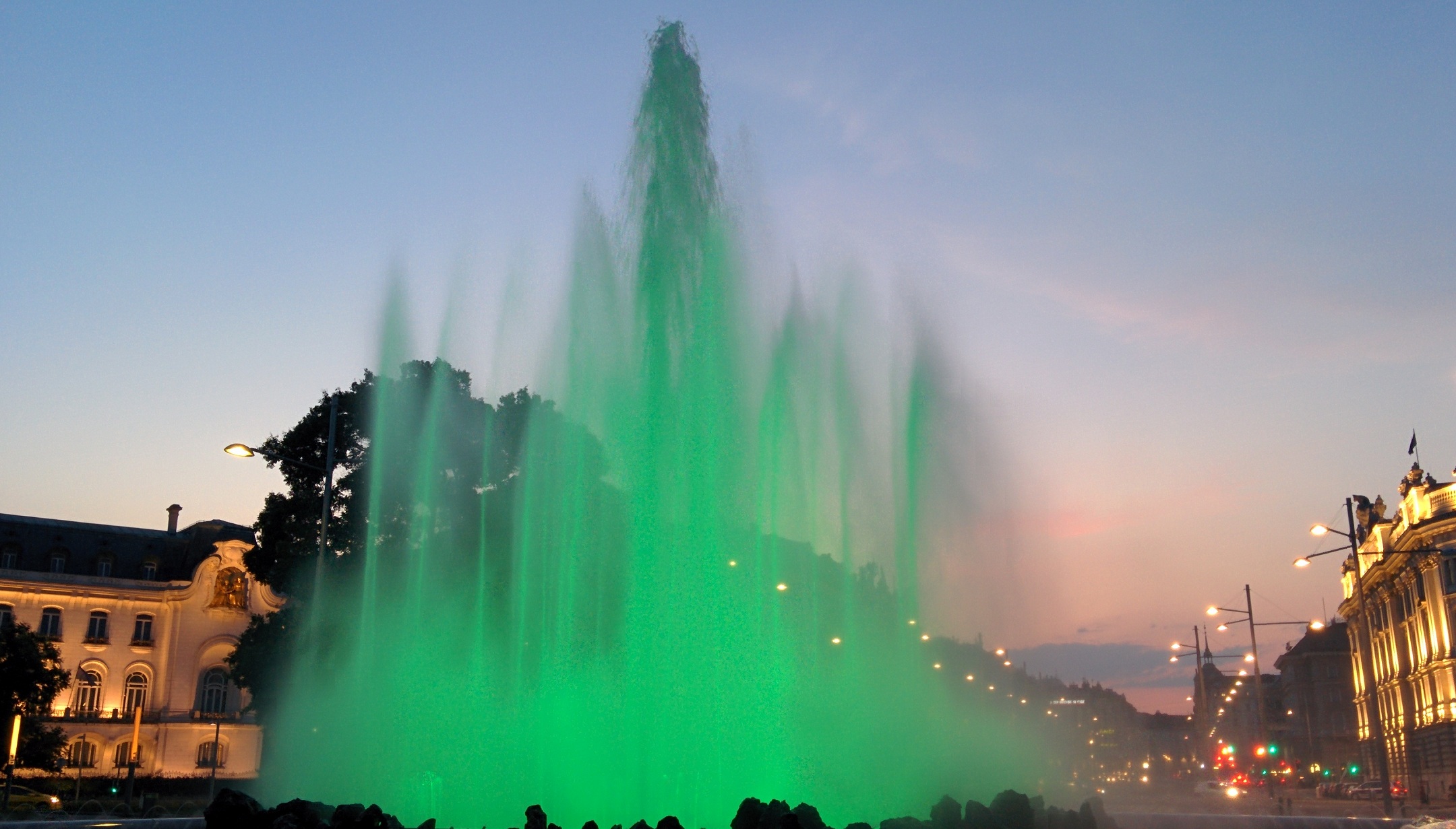 Schwarzenbergplatz - Hochstrahlbrunnen