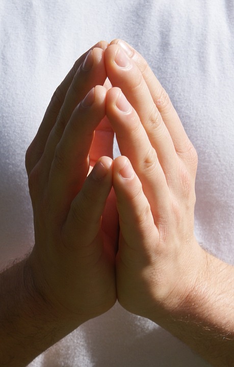 hands-750281_960_720.jpg