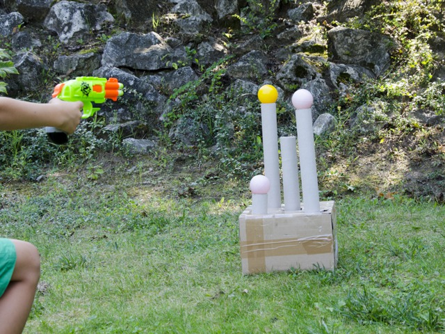 Papírhulladékból céllövölde: így készül