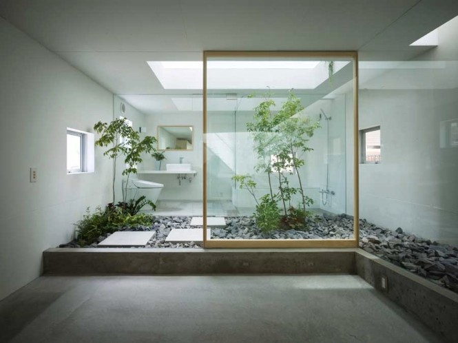 Japanese-style-zen-bathroom-with-courtyard-665x498.jpg