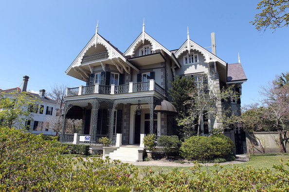 sandra-bullocks-gothic-victorian-mansion.jpg