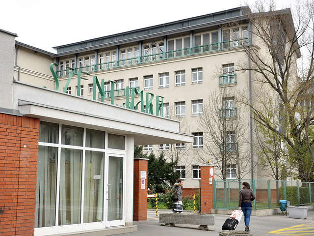 Hosszú órákon át váratták a 87 éves beteget a Szent Imre kórház sürgősségi osztályán