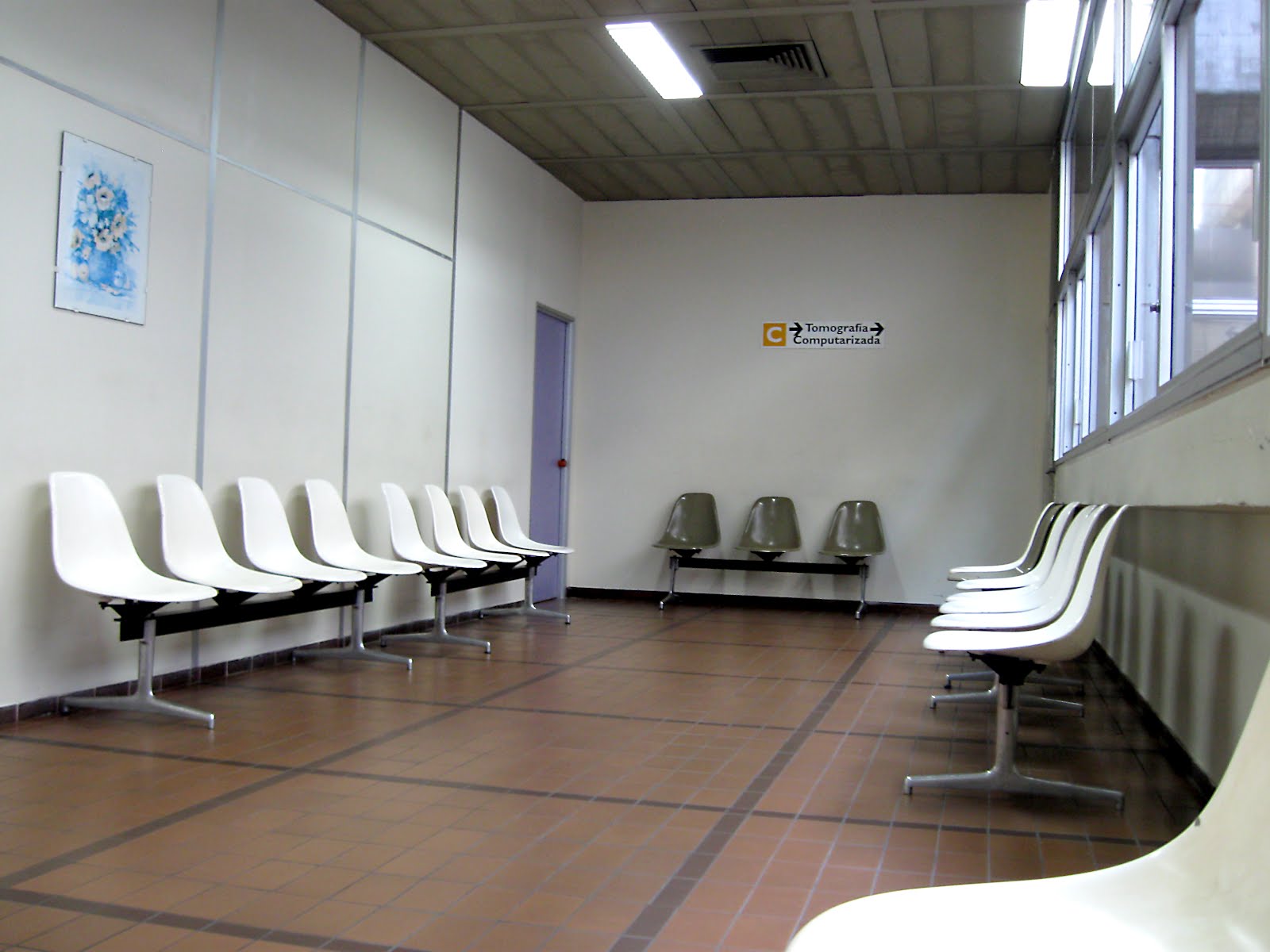 Hospital_Waiting_Room_8972.jpg