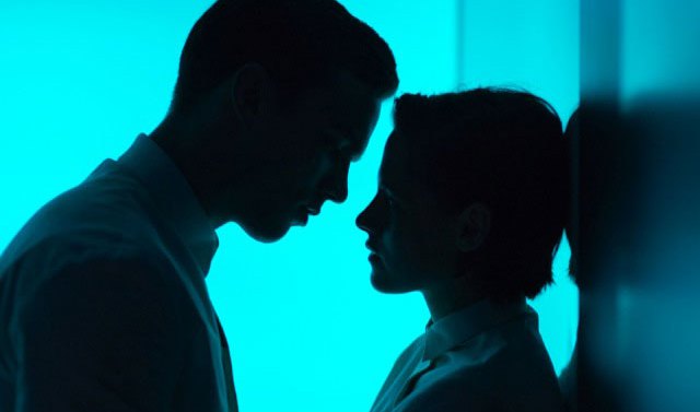 equals-kristen-stewart-nichols-hoult.jpg