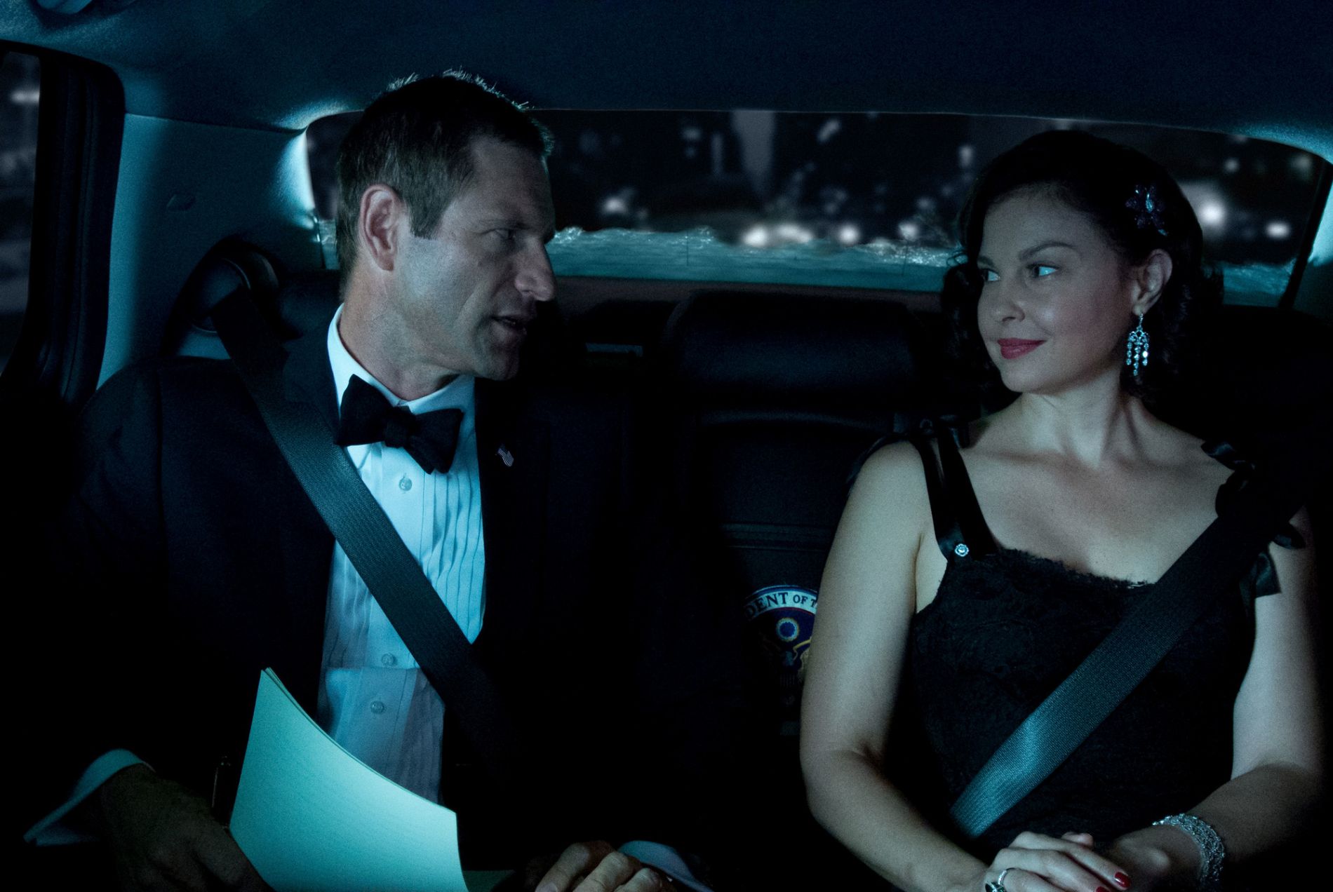 Olympus_Has_Fallen_Aaron_Eckhart_Ashley_Judd_HD_CraveOnline_Exclusive copy.jpg