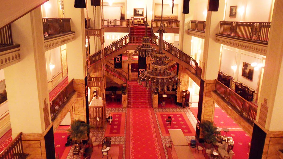 grand-budapest-hotel-set-photo-interior.jpg