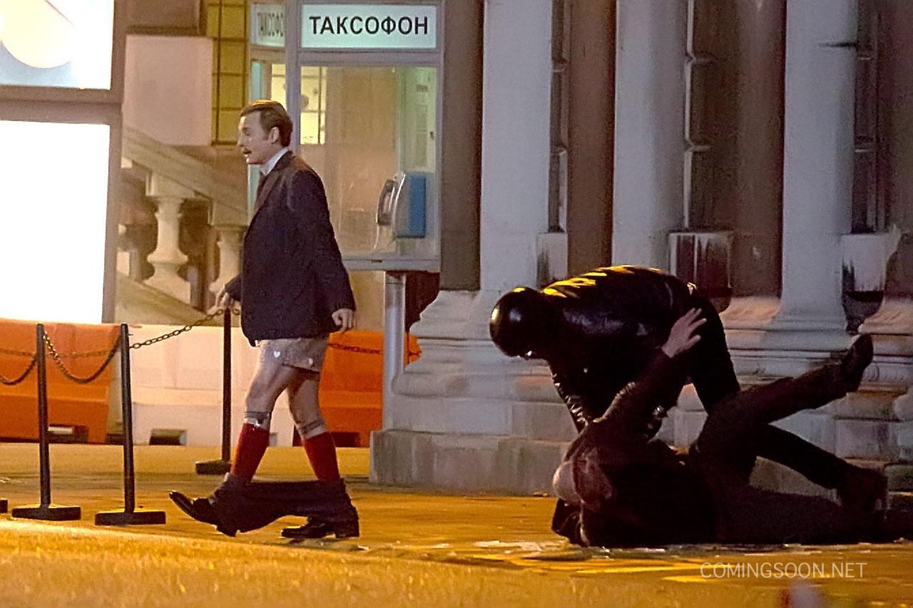 hr_Mortdecai_Set_10.jpg