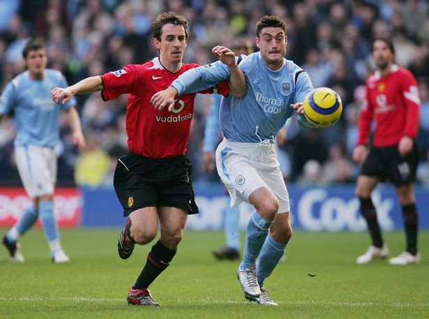 albert-riera-of-manchester-city.jpg