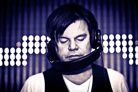 Paul+Oakenfold+feat+Infected+Mushroom+Retouched_sutra14064.jpeg