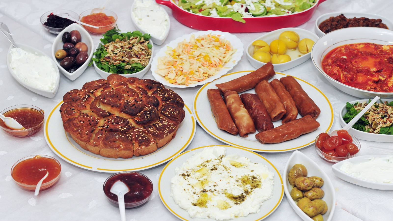a-sampler-of-israeli-cuisine_-image-via-shutterstock_com.jpg