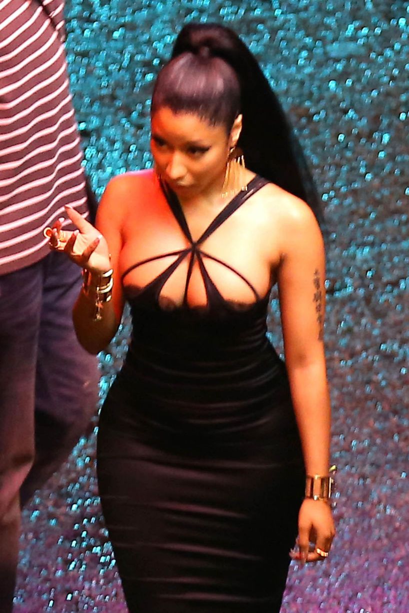 nicki-minaj-films-a-music-video-for-the-single-the-night-is-still-young-on-location-in-downtown-los-angeles3.jpg