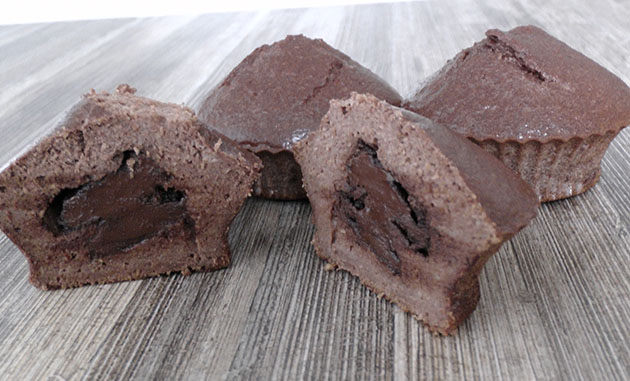 Kakaós protein muffin csokis töltelékkel recept