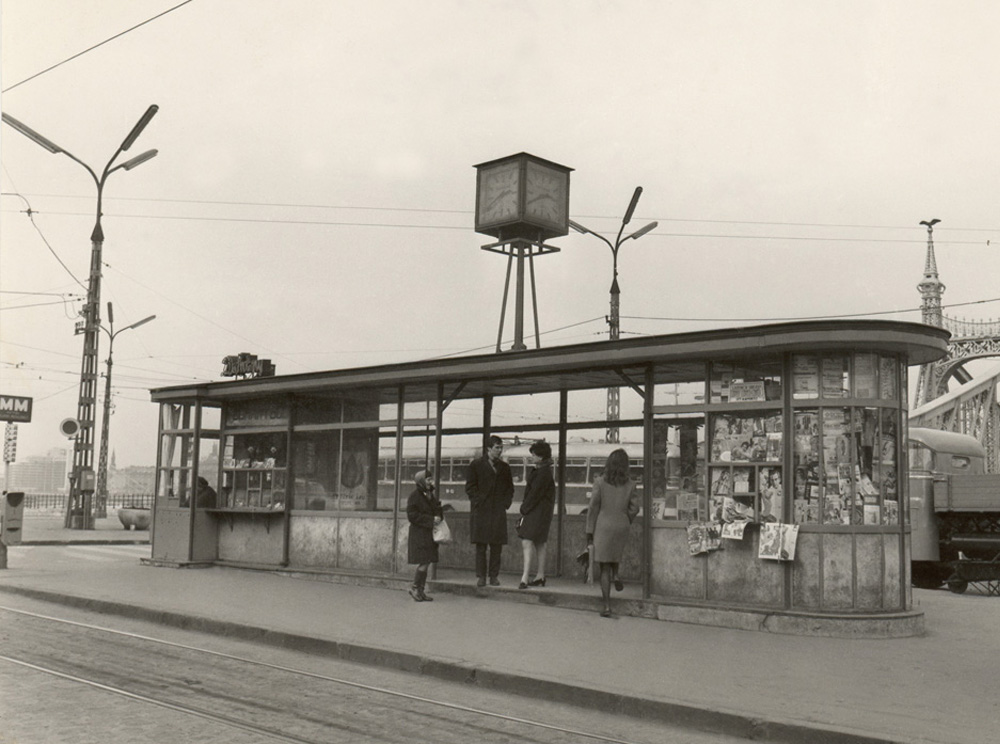 Hírlappavilon a Gellért téren 1970-ben. Forrás: Postamúzeum
