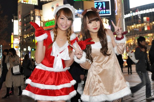 christmas-eve-japan-tokyo-shibuya-cosplay-6.jpg