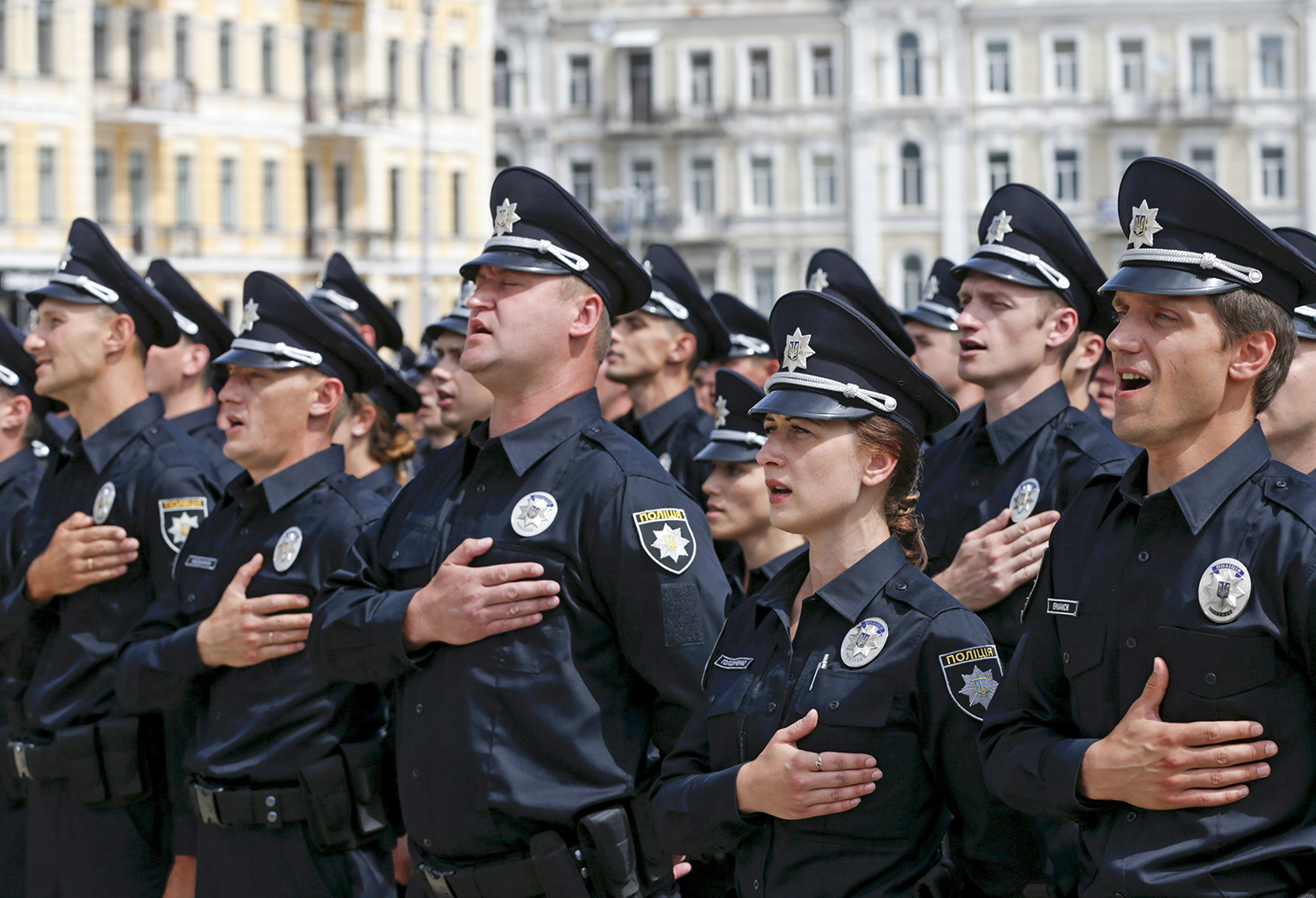 Európai rendőr egyenruha<br />Ukrajna<br />forrás: cbsnews.com