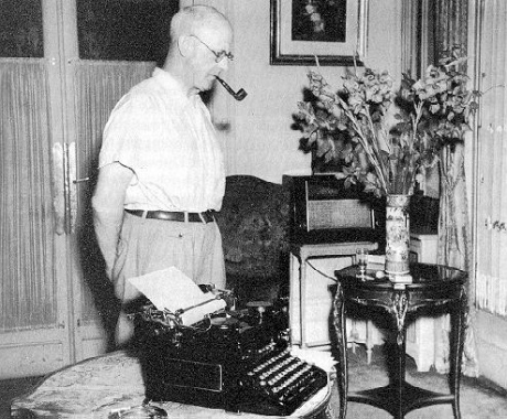 P.G. Wodehouse és az írógépe. 