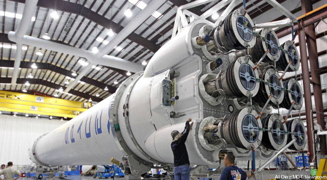 SpaceX-Falcon-9-cropped-proto-custom_28.jpg