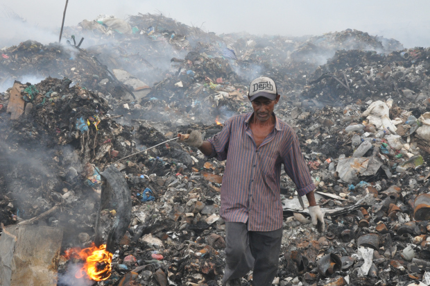 https://noplasticplease.wordpress.com/2016/04/24/thilafushi-rubbish-island/