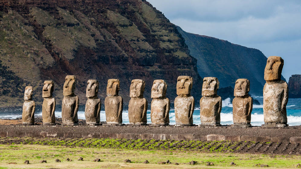 https://www.elconfidencial.com/alma-corazon-vida/2017-07-18/desaparicion-habitantes-isla-de-pascua-moai_1416618/