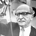 Gábor Dénes (Budapest, 1900 – London, 1979) mérnök, fizikus, a holográfia feltalálója