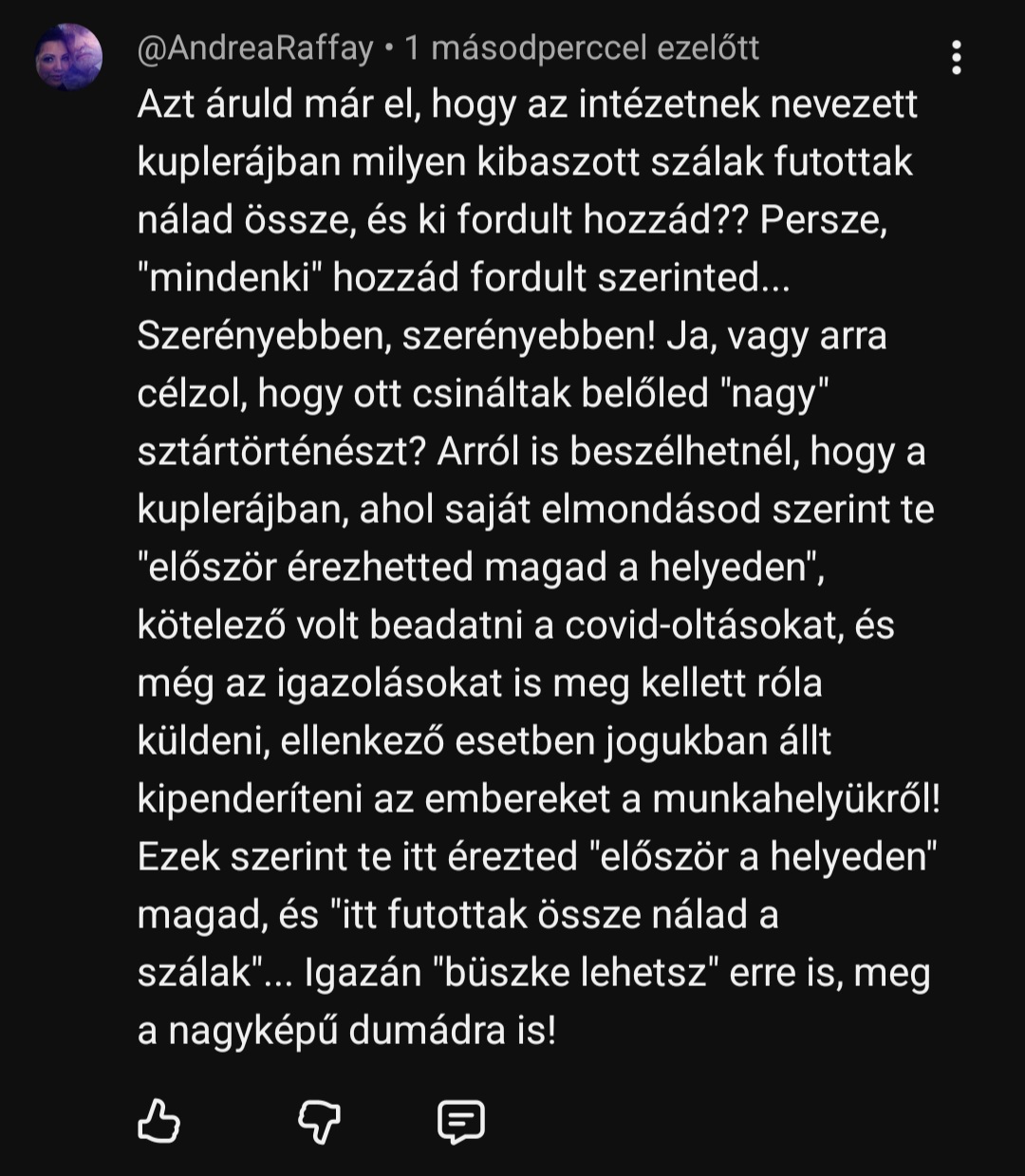 Karácsony alkalmából a "szerénység mintaképe" is bele lett tolva ismét az arcunkba... Annyira unalmas!