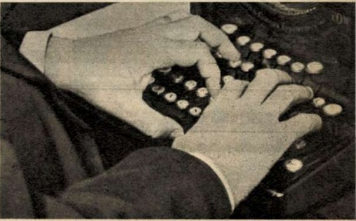 moricz-zsigmond-ir-tukor-1964-december-29_01125815.jpg