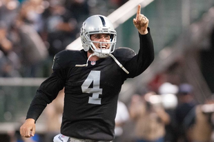 Derek Carr pályára léphet a jövő héten