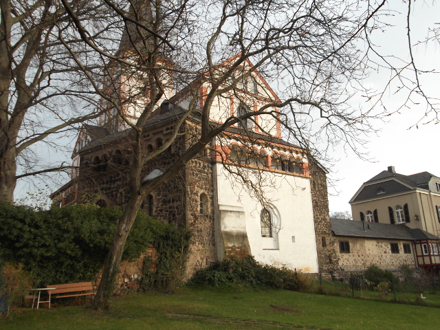 schwarzrheindord_burg.jpg