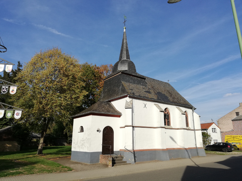 hoellen_kirche.jpg