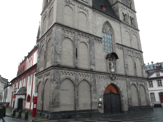 koblenz_liebfrauenkirche_westseite.jpg