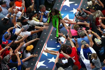 danica_patrick_daytona_500_02_24_2013.jpg