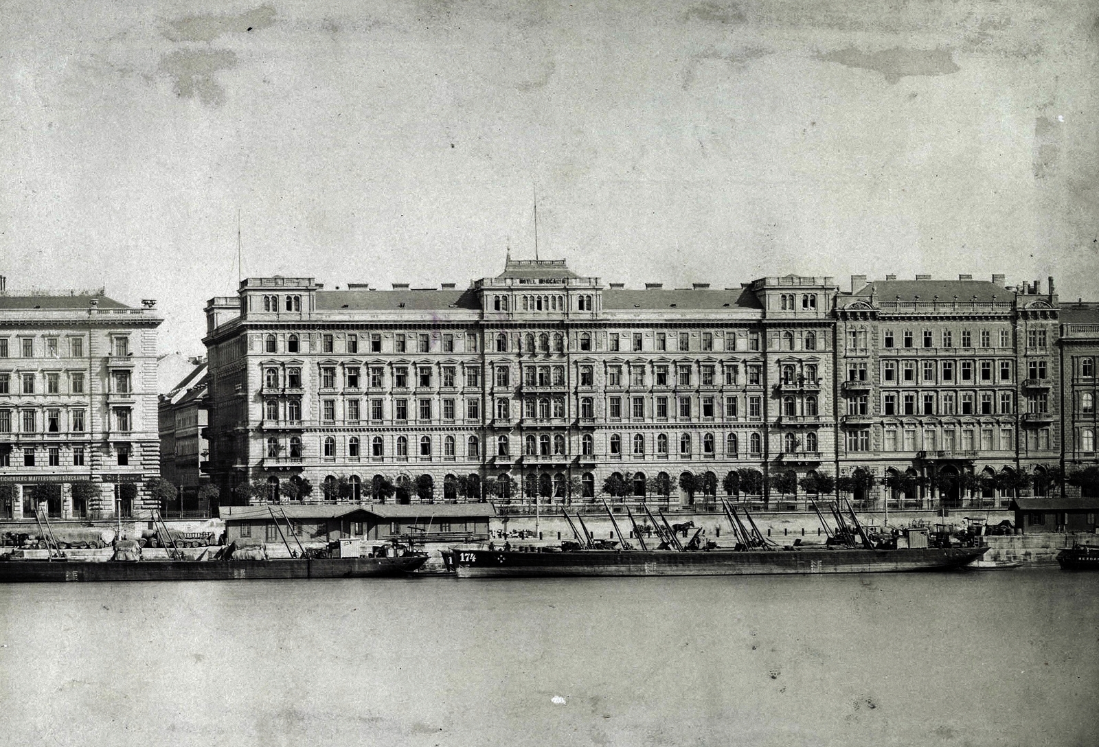 grand_hotel_hungaria_1_fortepan_82205.jpg