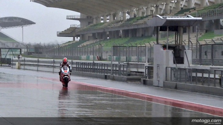 2103-motogp-rain-wrecks-crt-s-testing-at-sepang-track-time-extended-54739-7.jpg