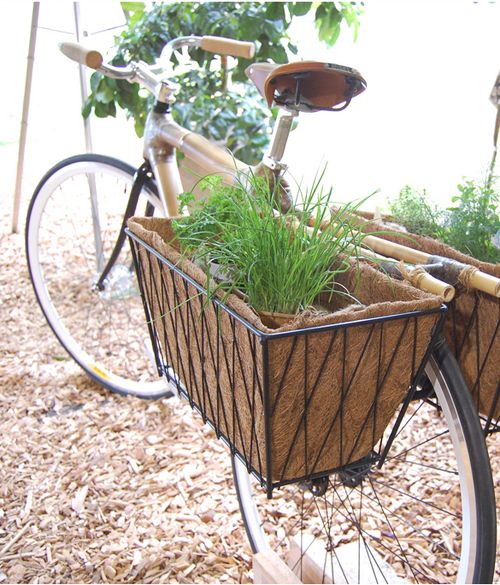 old-bike-garden-decor.jpg